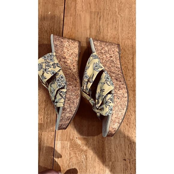 New York Transit Black Yellow FLoral COrk Wedges SHoes  Sandals Size 8.5 - Picture 10 of 12